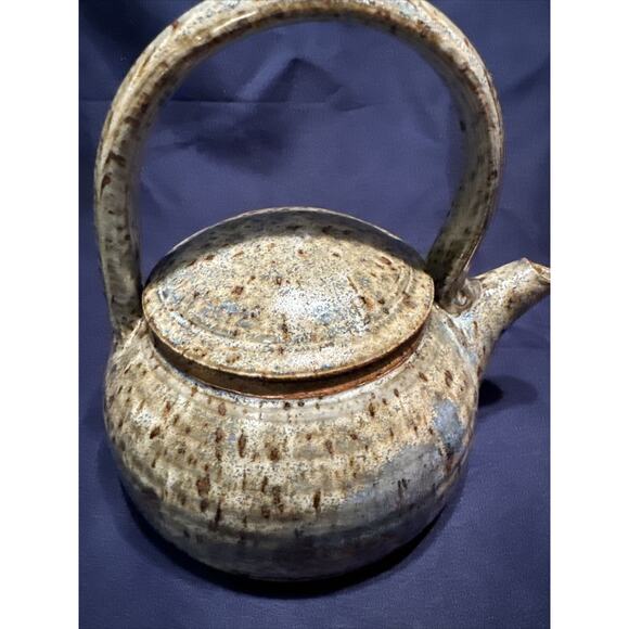 Paseo Collin Rosebrook Stoneware Pitcher Pottery w/ Lid Tan & Blue Oklahoma - Picture 4 of 9